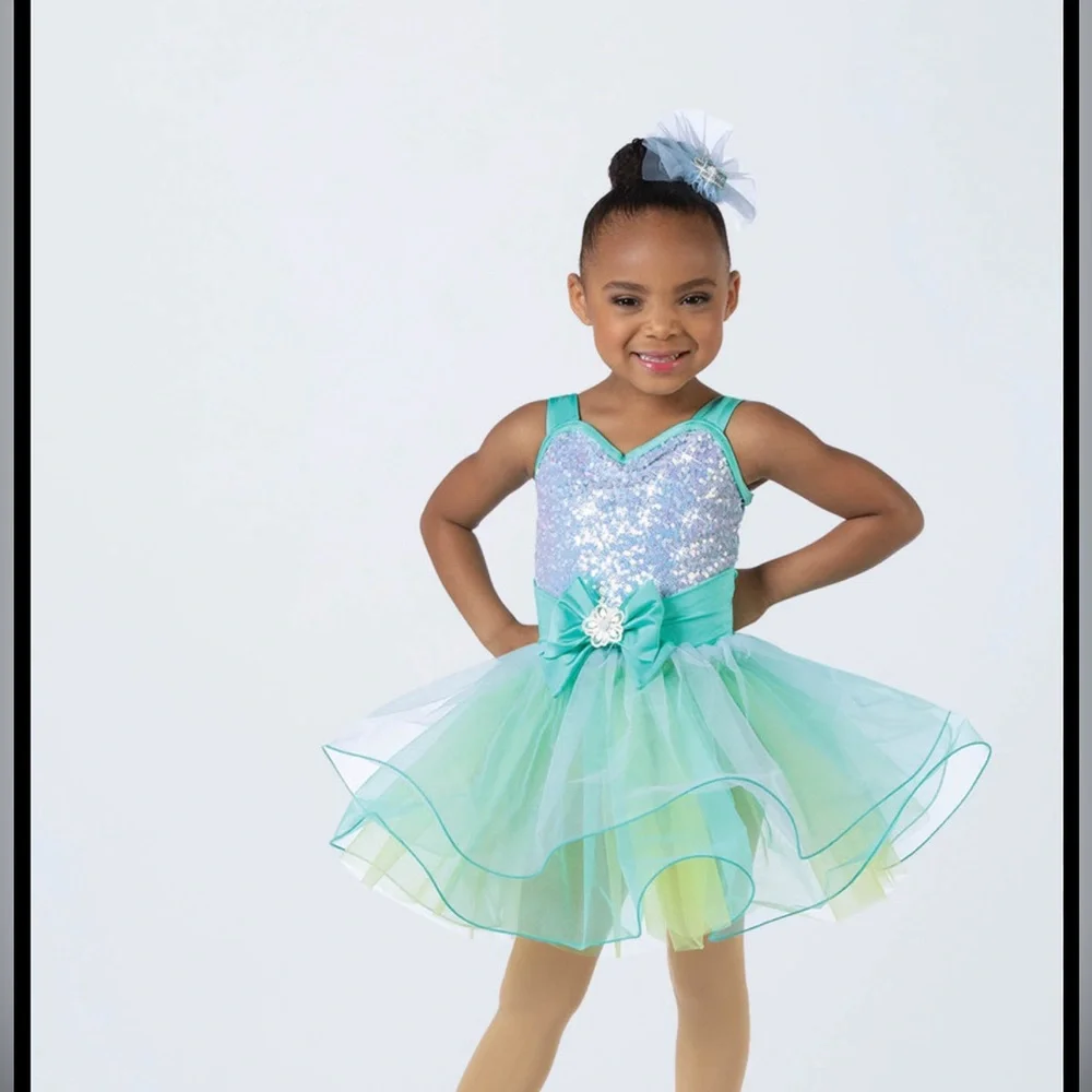 Weissman change the world‎ dance costume